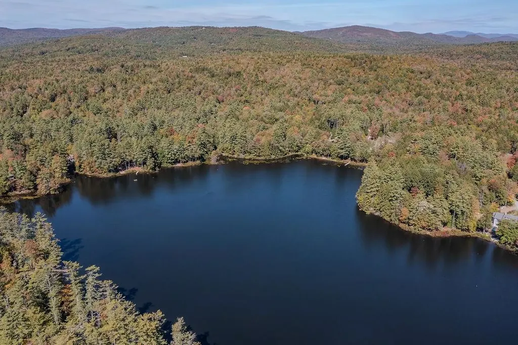 Quiet Cove Way Wilmot NH 03287