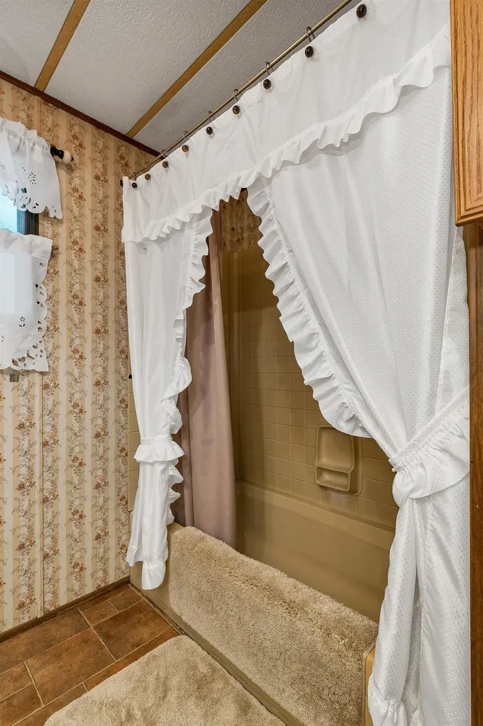 13 Silkwood Avenue Belmont NH 03220