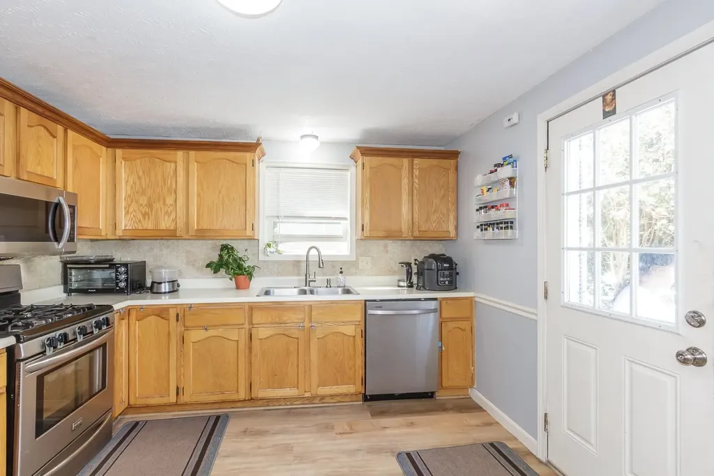 395 Brent Street Manchester NH 03103