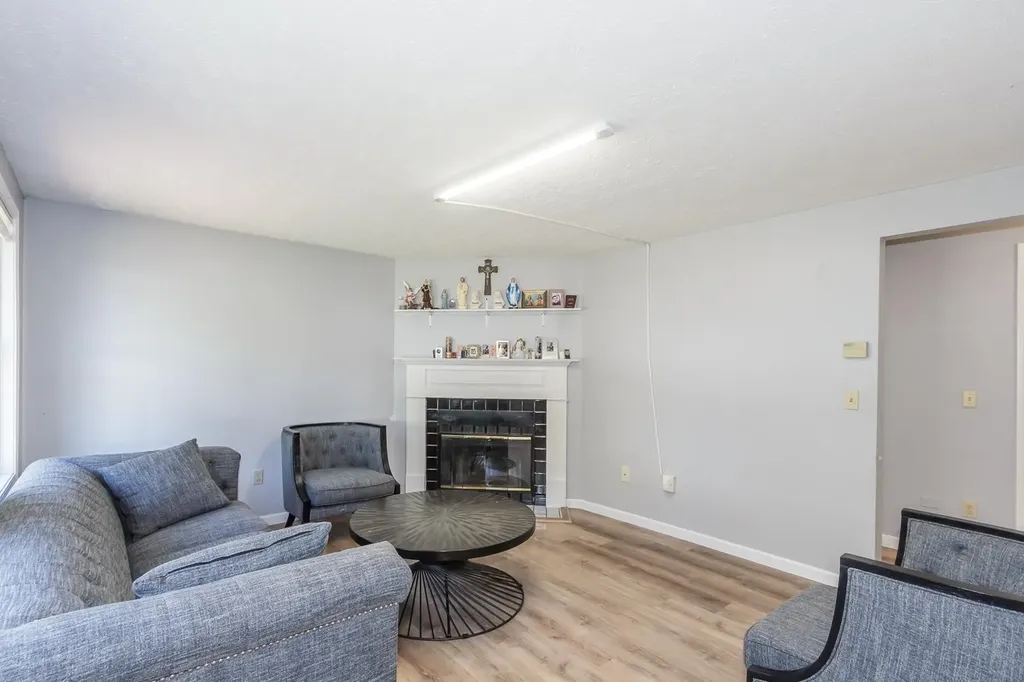 395 Brent Street Manchester NH 03103