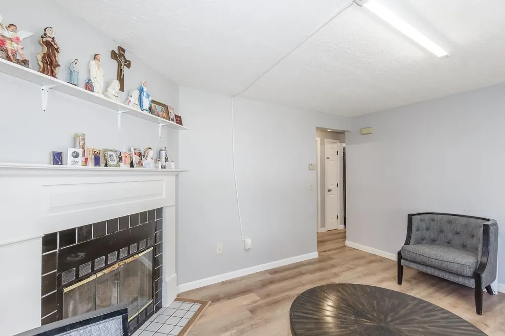 395 Brent Street Manchester NH 03103