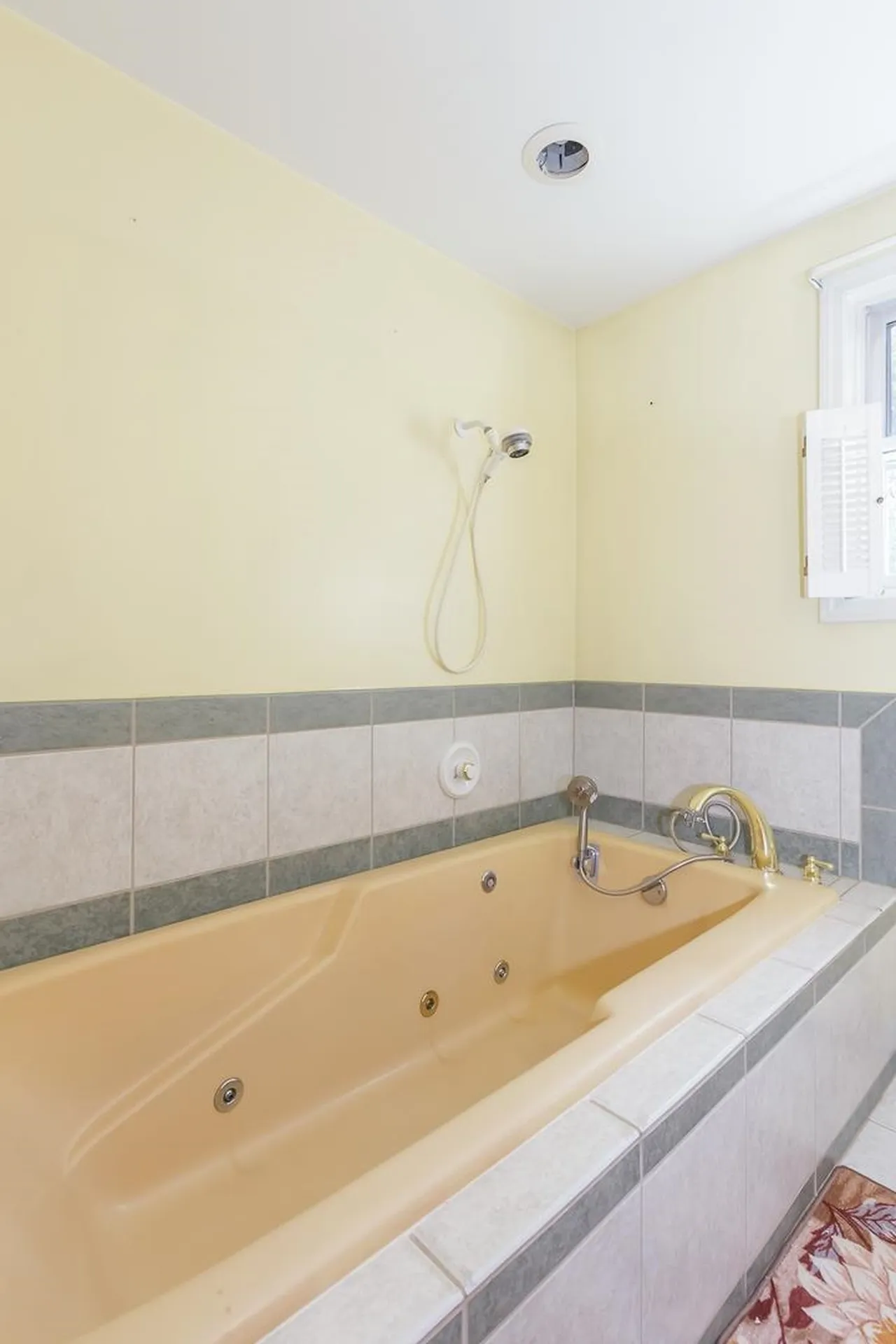 395 Brent Street Manchester NH 03103