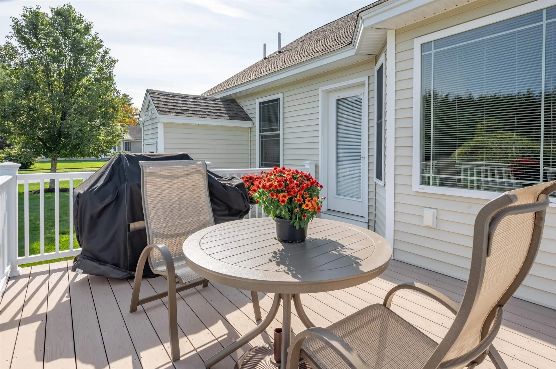 8 Pilgrim Circle Nashua NH 03063