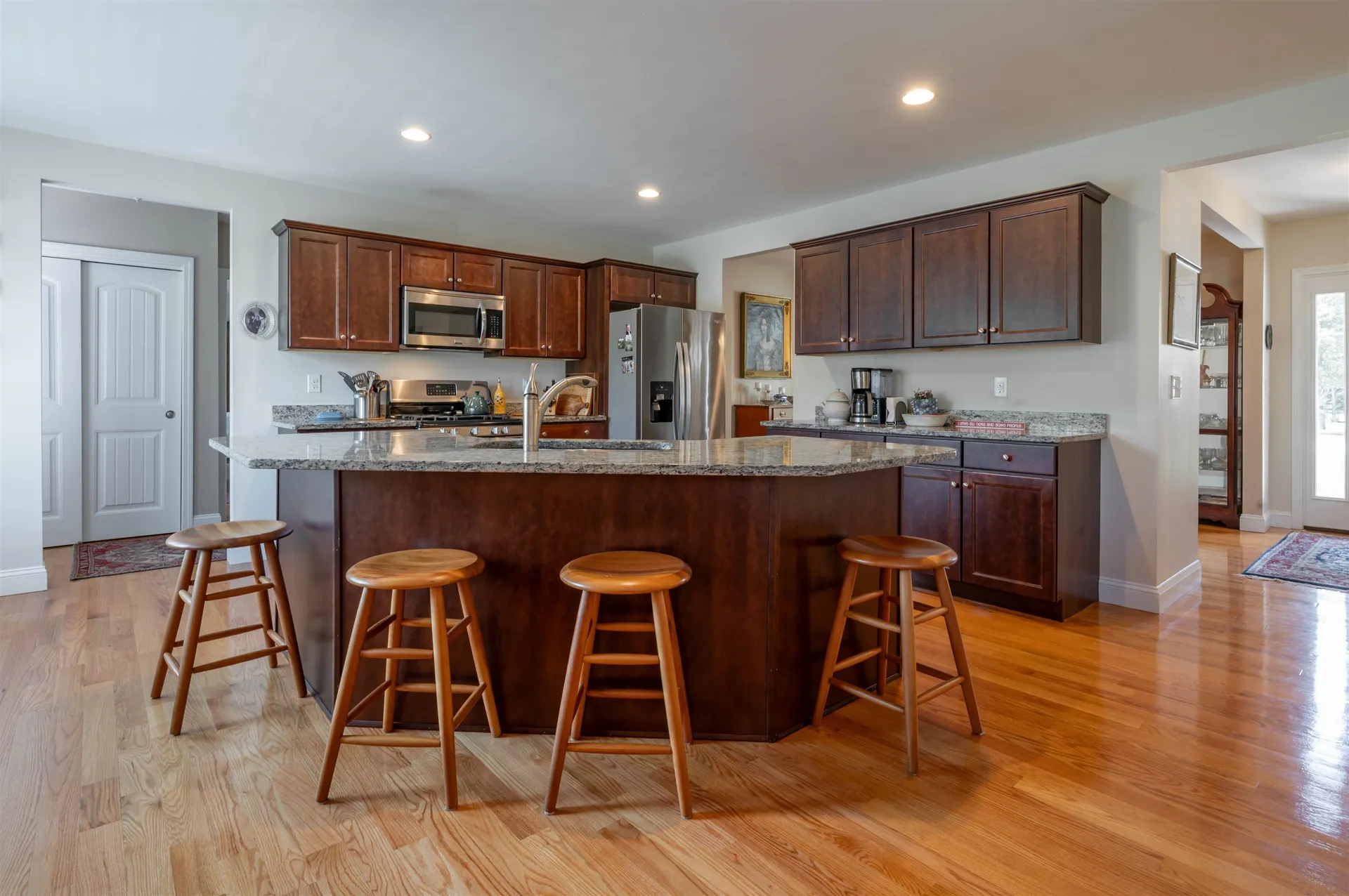8 Pilgrim Circle Nashua NH 03063