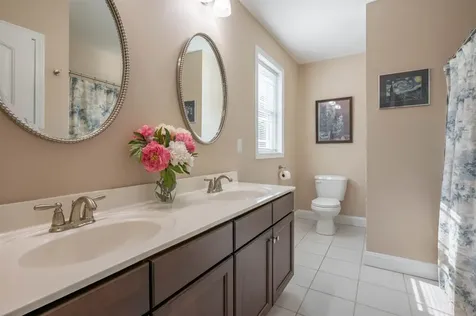 8 Pilgrim Circle Nashua NH 03063