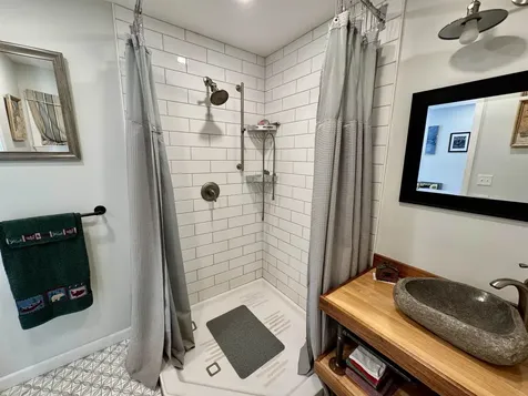 318 Round Pond Lane Newbury VT 05051