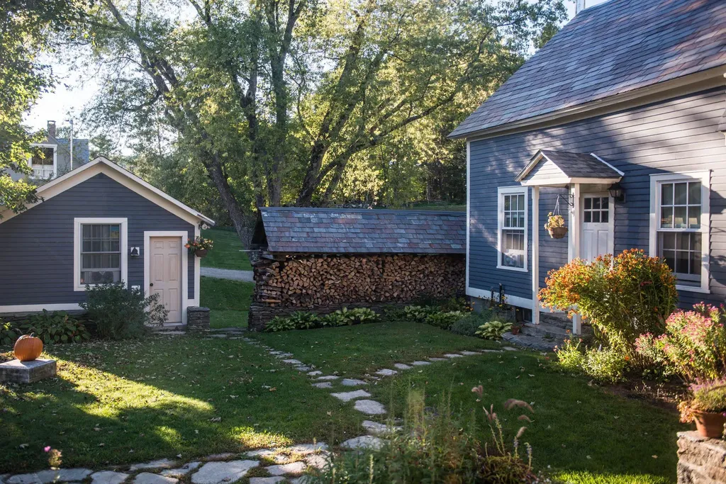 95 Middletown Road Londonderry VT 05155