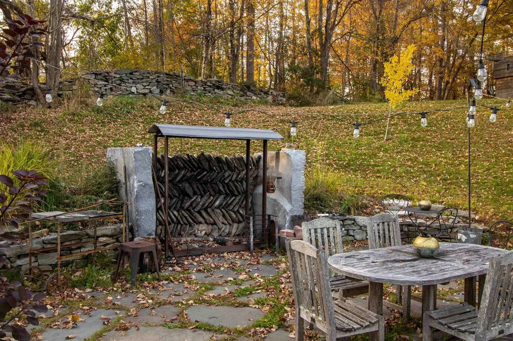 95 Middletown Road Londonderry VT 05155