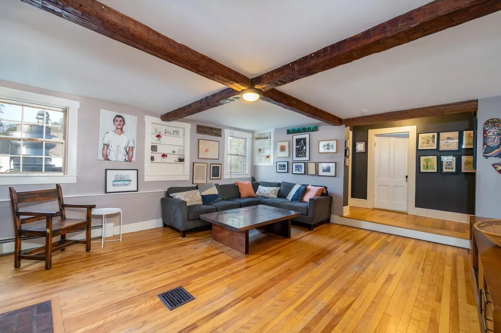 95 Middletown Road Londonderry VT 05155