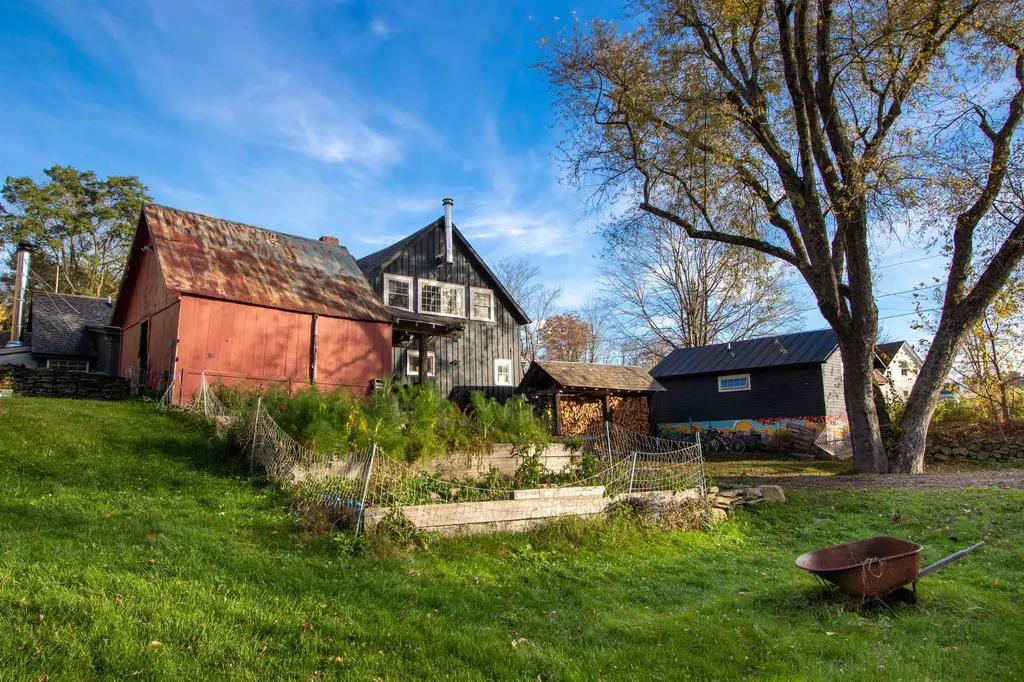 95 Middletown Road Londonderry VT 05155