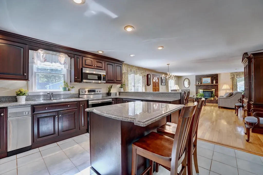 47 Gray Court Rye NH 03870