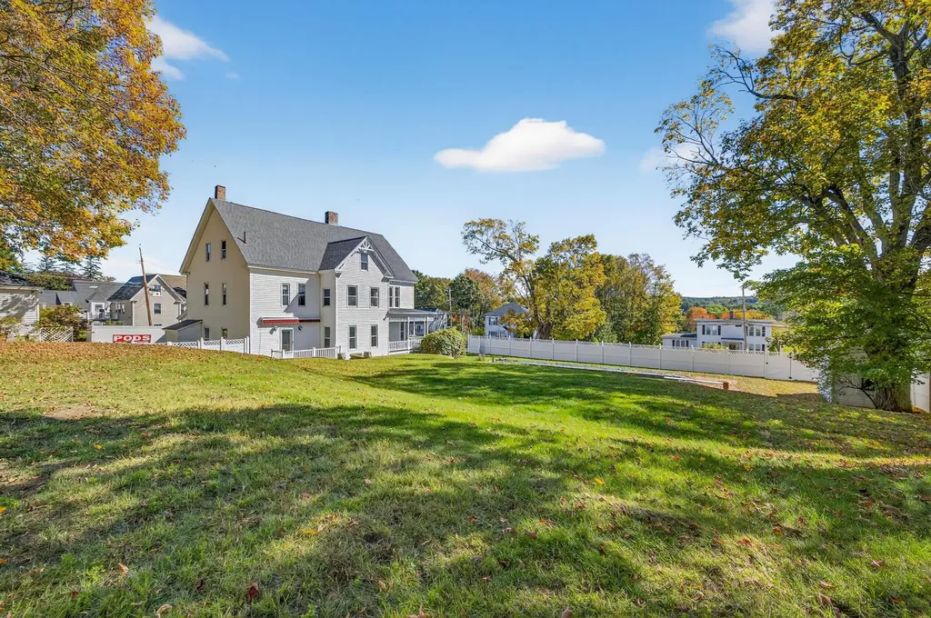 84 East Broadway Street Derry NH 03038