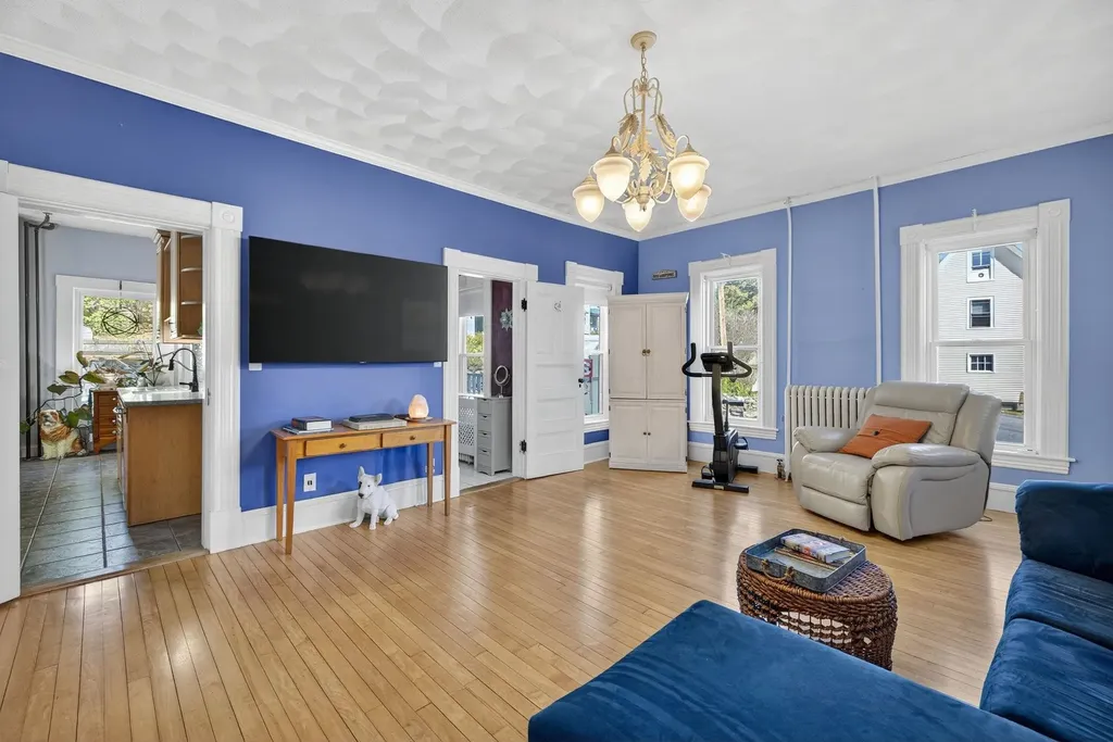 84 East Broadway Street Derry NH 03038