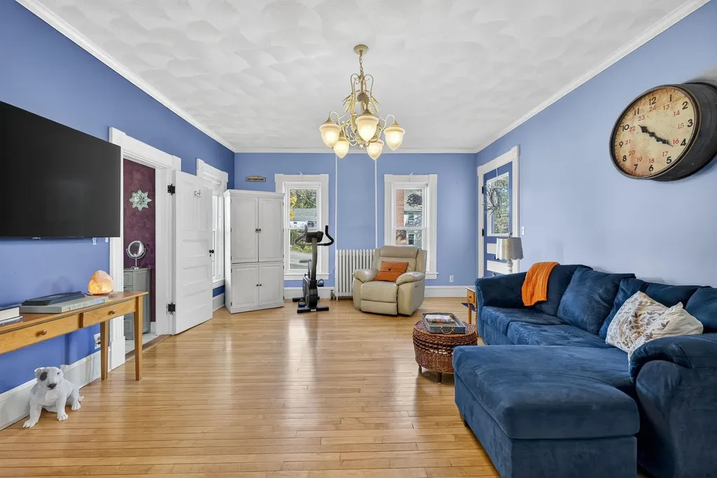 84 East Broadway Street Derry NH 03038