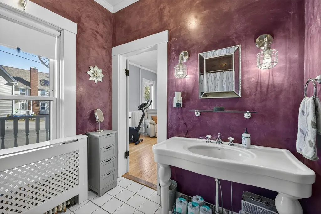 84 East Broadway Street Derry NH 03038