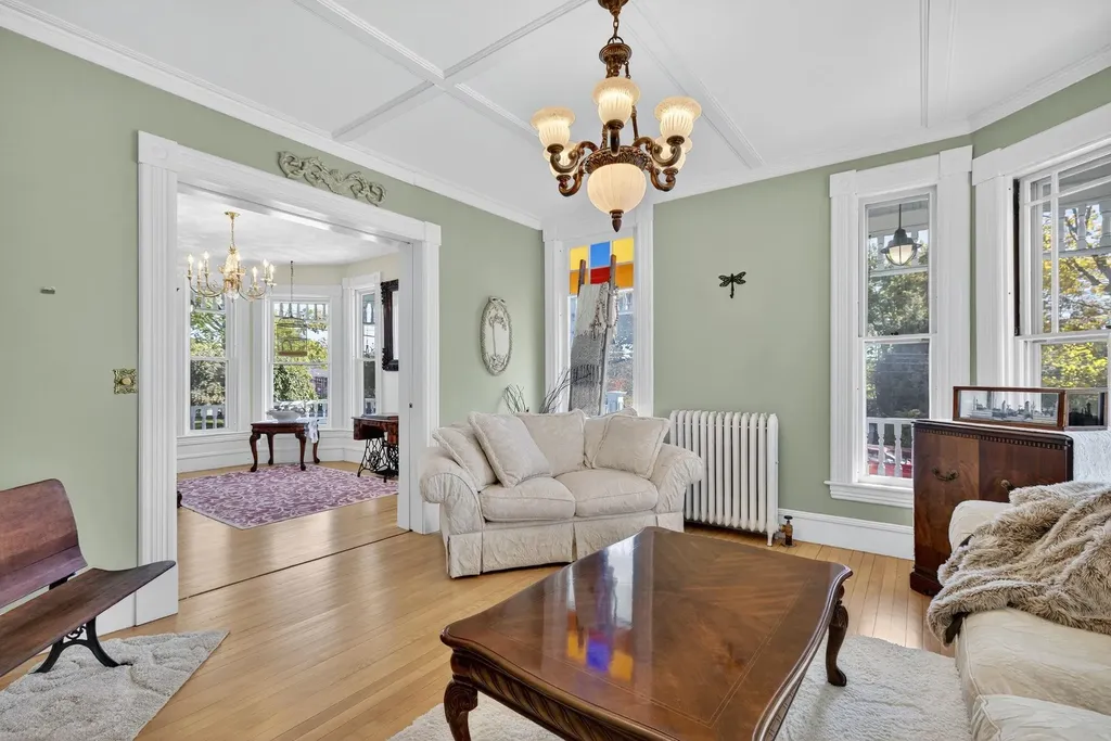 84 East Broadway Street Derry NH 03038