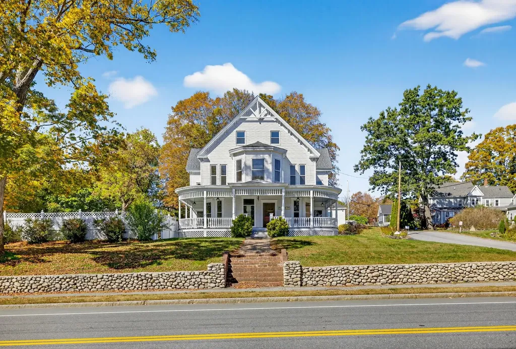 84 East Broadway Street Derry NH 03038