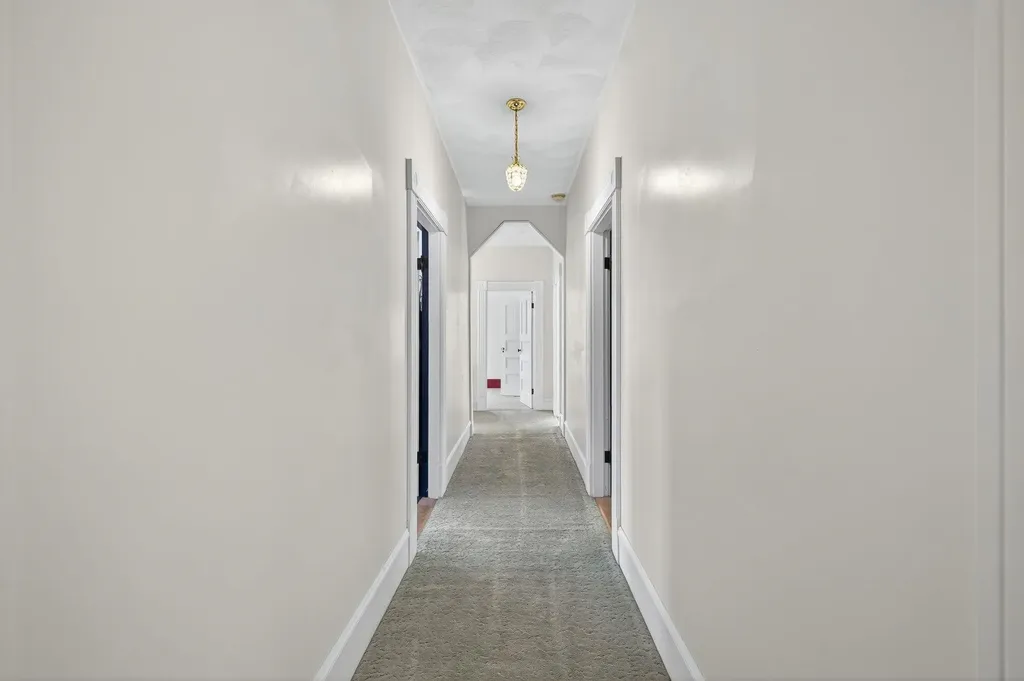 84 East Broadway Street Derry NH 03038