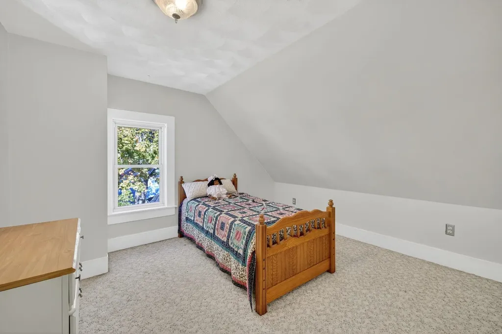 84 East Broadway Street Derry NH 03038