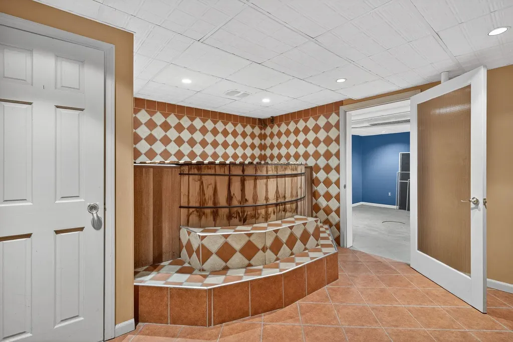 84 East Broadway Street Derry NH 03038