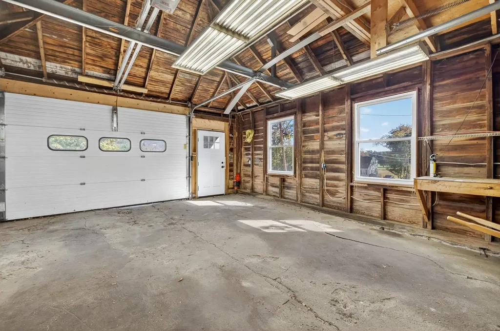 84 East Broadway Street Derry NH 03038