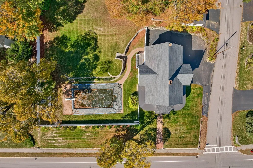 84 East Broadway Street Derry NH 03038