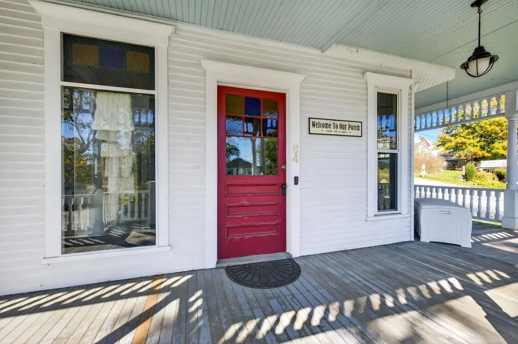 84 East Broadway Street Derry NH 03038