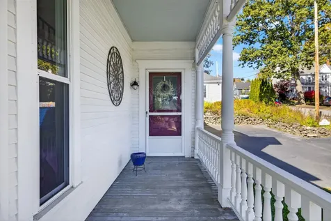 84 East Broadway Street Derry NH 03038