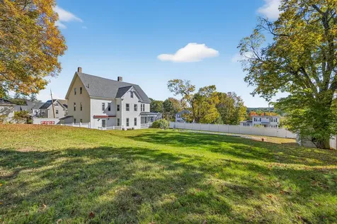 84 East Broadway Street Derry NH 03038