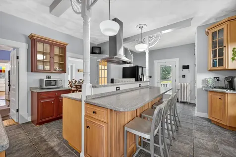 84 East Broadway Street Derry NH 03038