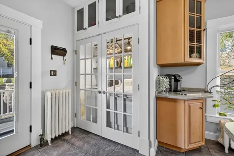 84 East Broadway Street Derry NH 03038