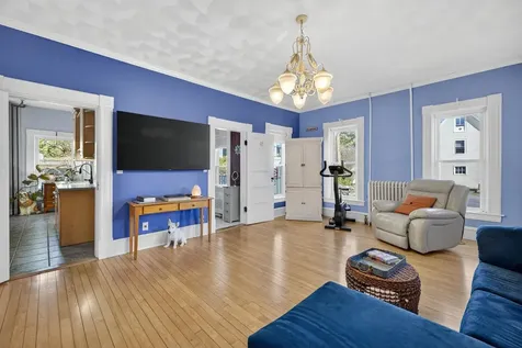 84 East Broadway Street Derry NH 03038