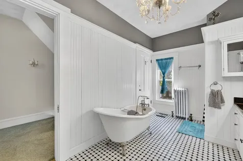 84 East Broadway Street Derry NH 03038