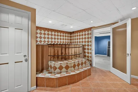 84 East Broadway Street Derry NH 03038