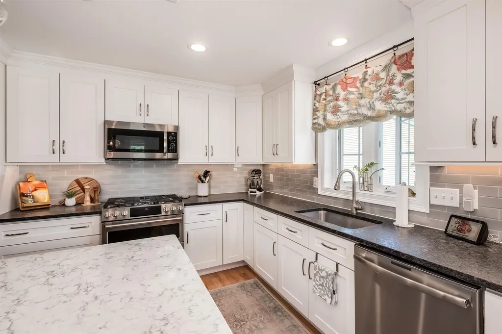 237 Villager Road Chester NH 03036