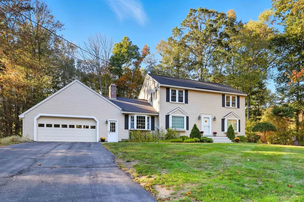 9 King John Drive Londonderry NH 03053