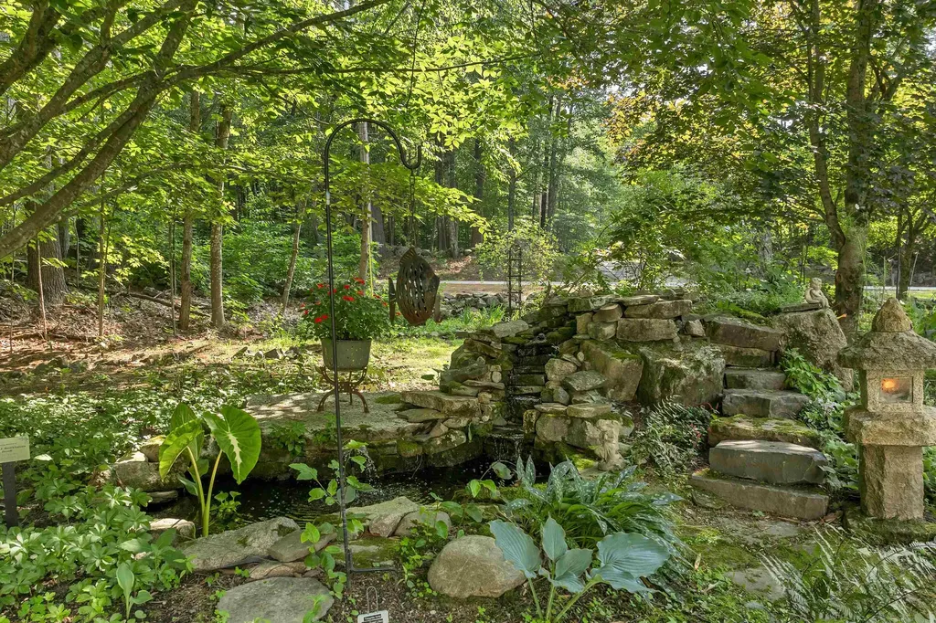 220 Governors Road Brookfield NH 03872