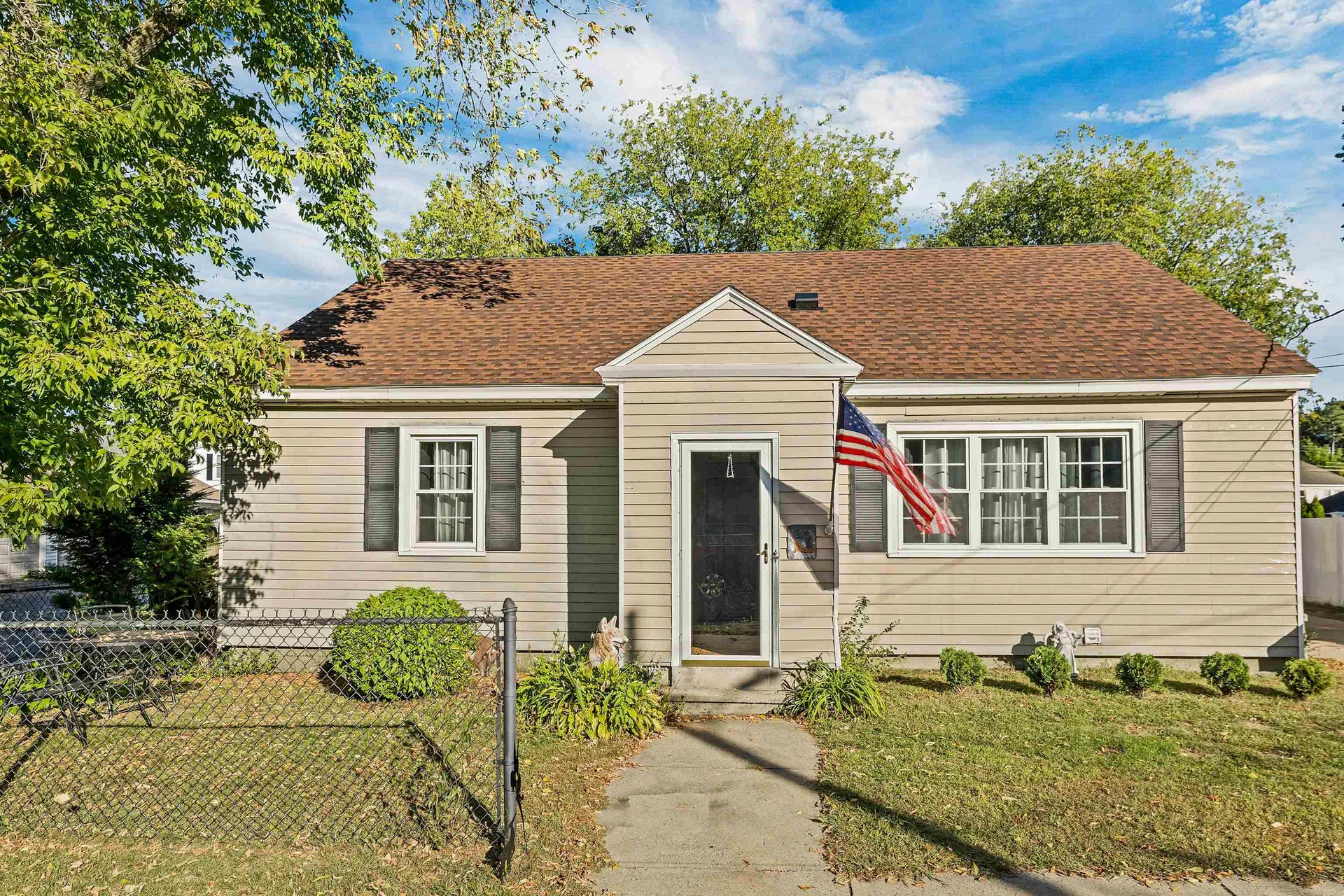 13 Mulvanity Street Nashua NH 03060