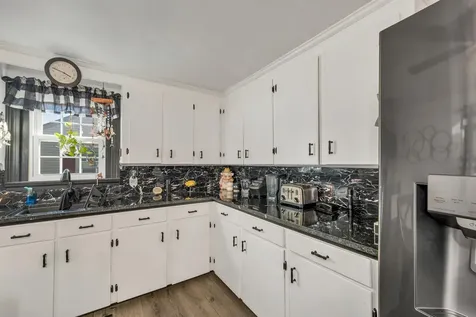 13 Mulvanity Street Nashua NH 03060