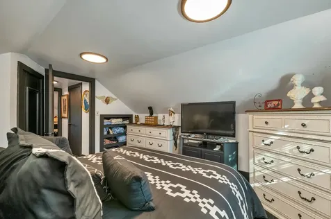 13 Mulvanity Street Nashua NH 03060