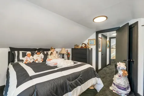 13 Mulvanity Street Nashua NH 03060