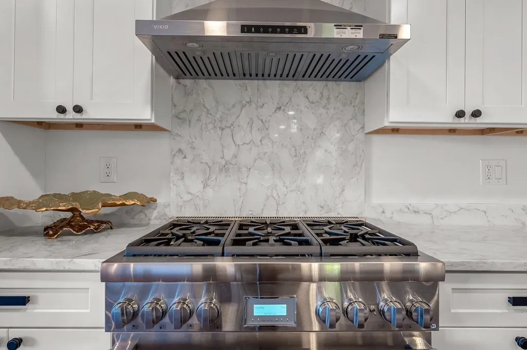 1091 Pucker Street Stowe VT 05672