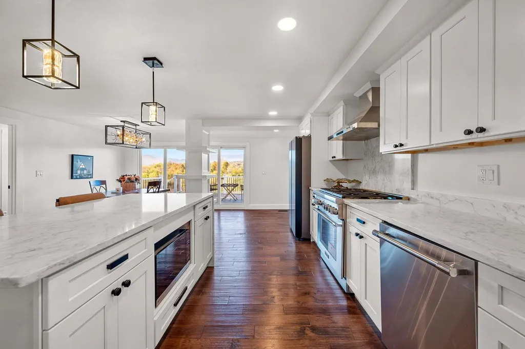 1091 Pucker Street Stowe VT 05672