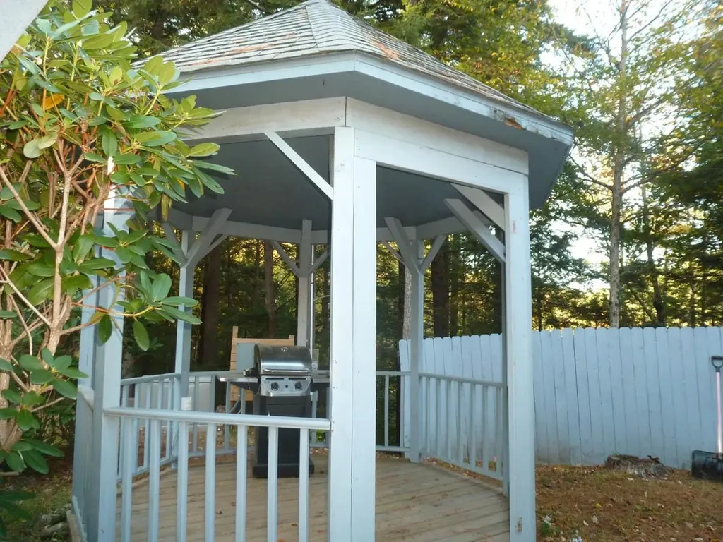 3 Shop Road Hill NH 03243