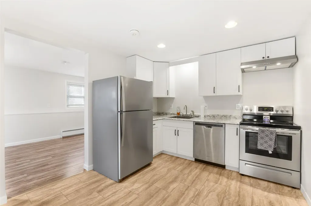 31 Woodlawn Avenue Hillsborough NH 03244