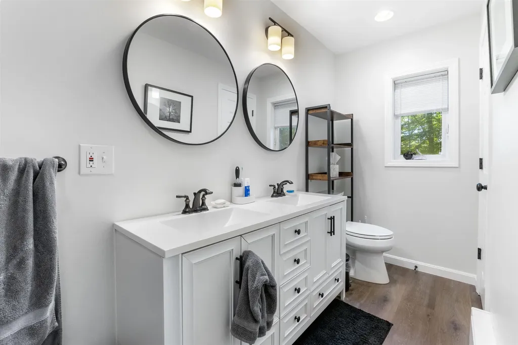 31 Woodlawn Avenue Hillsborough NH 03244