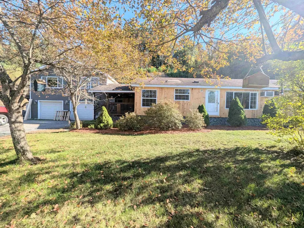 43 Crestwood Drive St. Johnsbury VT 05819