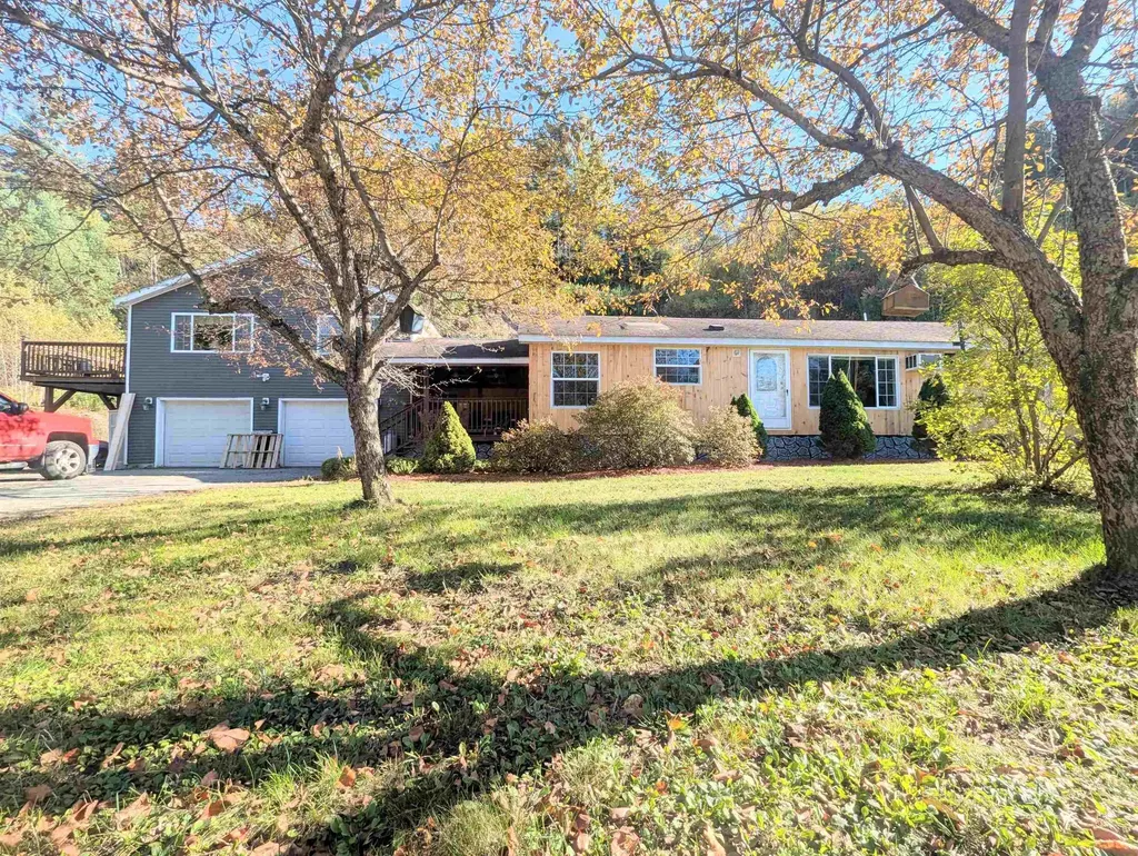 43 Crestwood Drive St. Johnsbury VT 05819