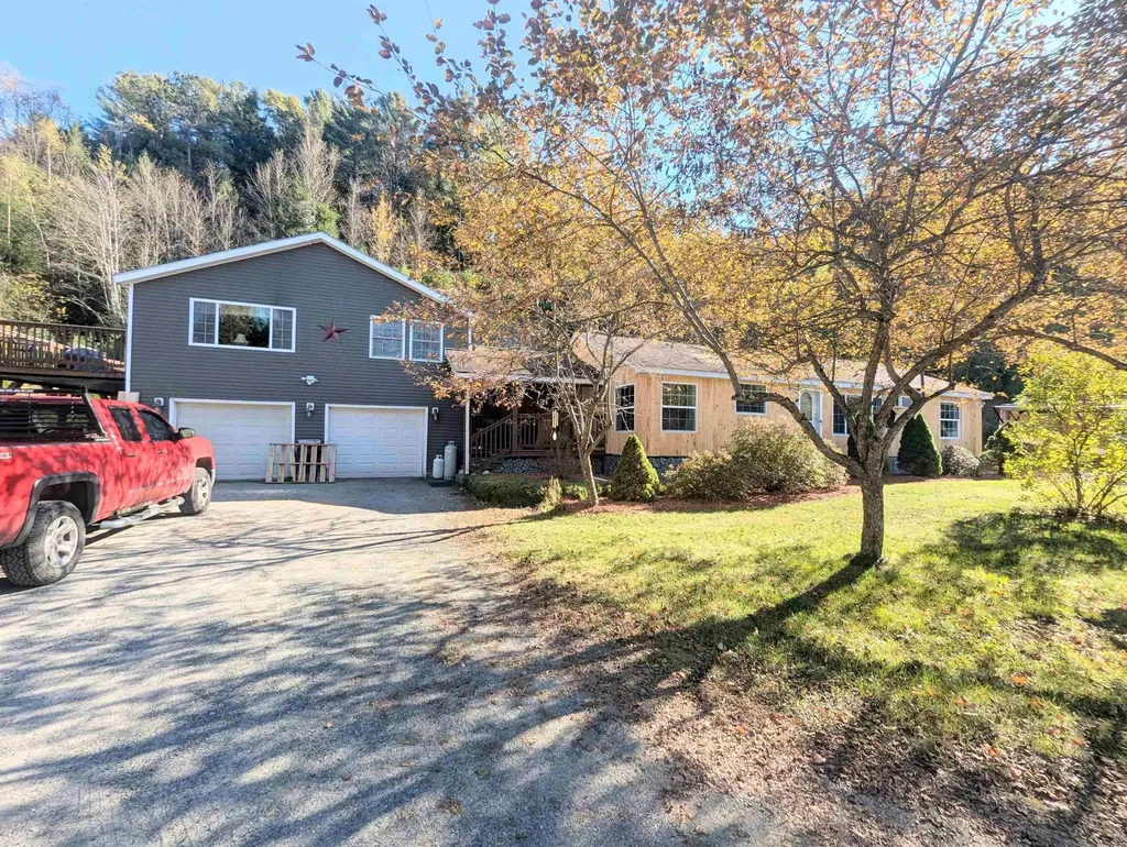 43 Crestwood Drive St. Johnsbury VT 05819