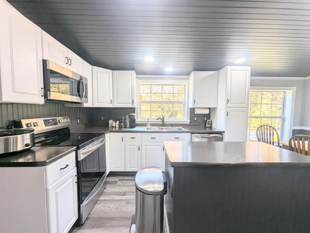 43 Crestwood Drive St. Johnsbury VT 05819